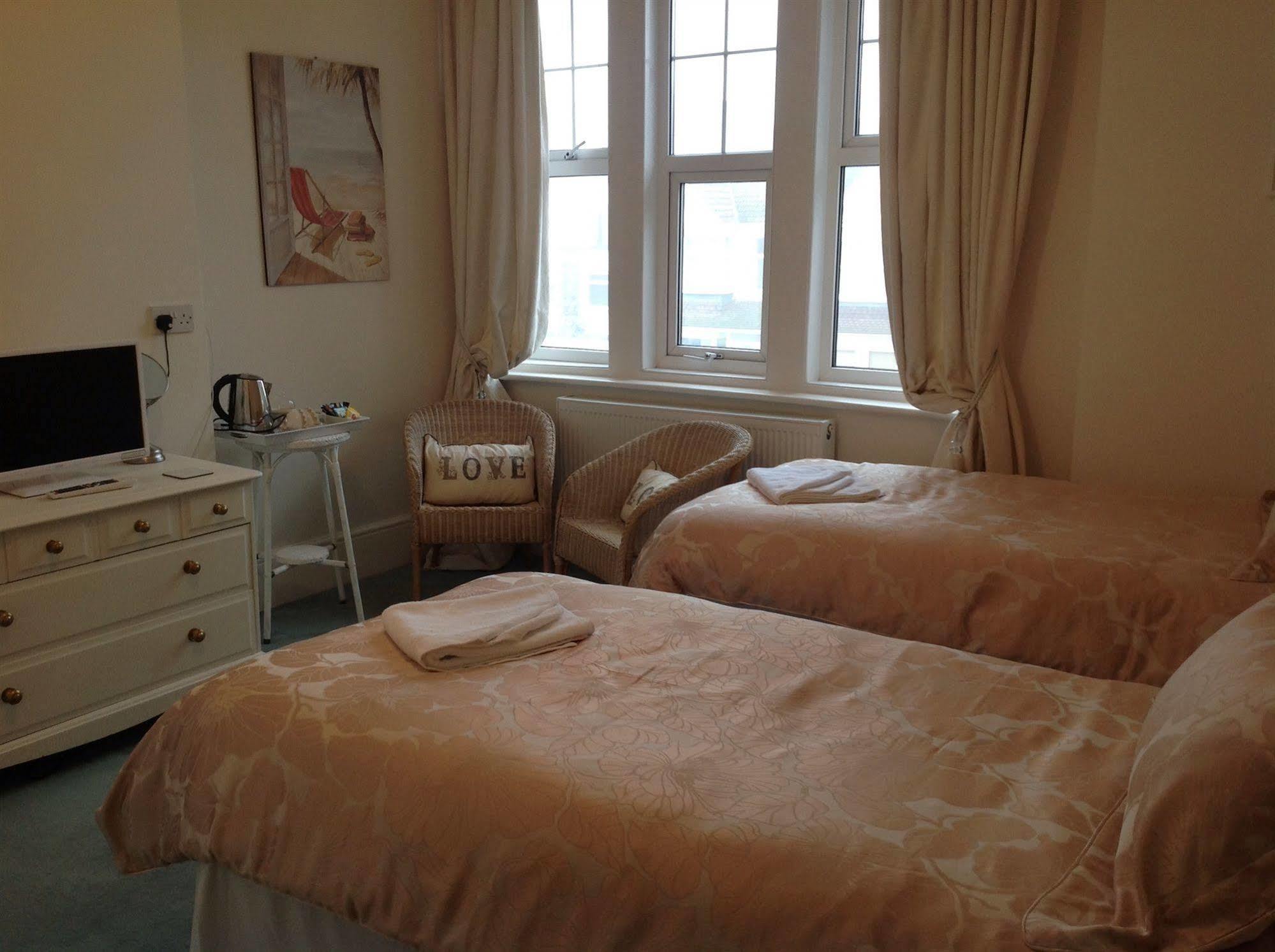 Bed and Breakfast Bassets House à Tournoi d'Tournoi d'Eastbourne Extérieur photo