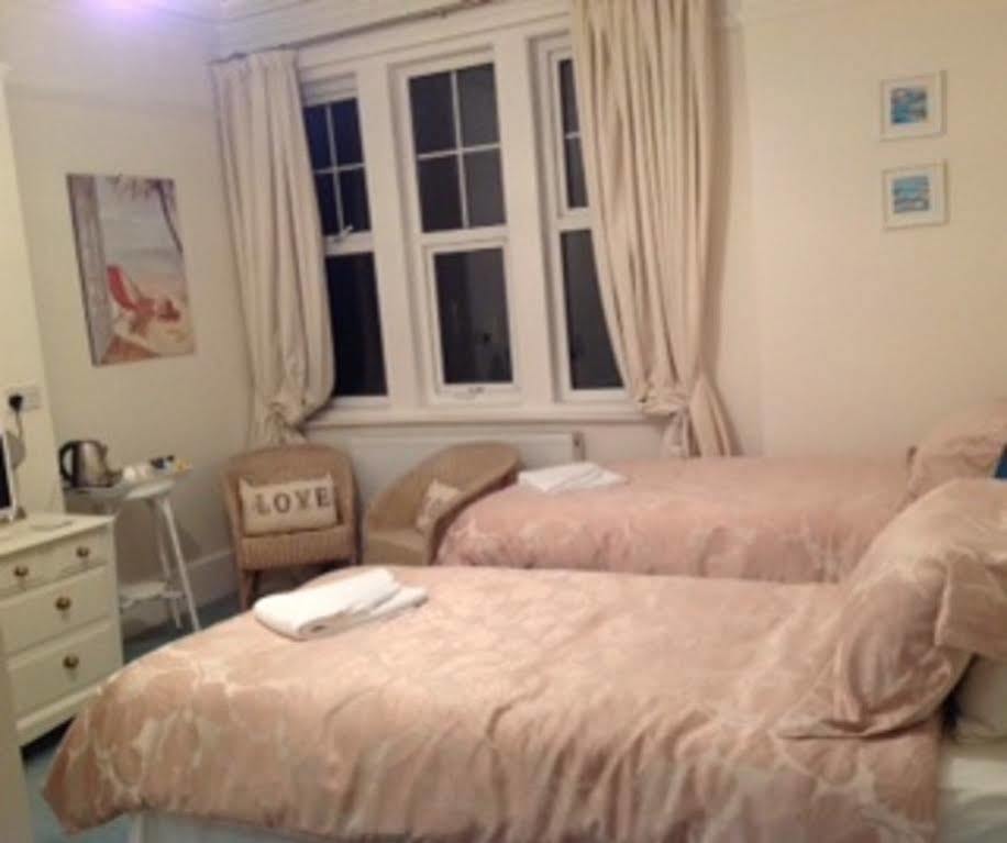 Bed and Breakfast Bassets House à Tournoi d'Tournoi d'Eastbourne Extérieur photo